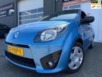 Renault Twingo 1.2-16V Dynamique met parkeersensoren en airc, Gebruikt, Zwart, 4 cilinders, Origineel Nederlands