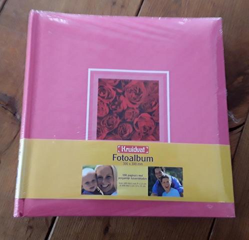 Roze fotoalbum met rozenafbeelding erop (nieuw in de folie), Audio, Tv en Foto, Fotoalbums en Accessoires, Nieuw, Fotoalbum, Ophalen of Verzenden