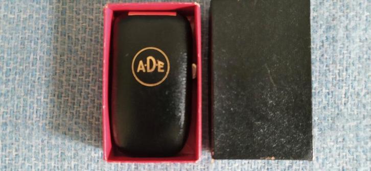 Sleutel case, hard shell. Leer, new old stock in doosje., Antiek en Kunst, Antiek | Overige Antiek, Ophalen of Verzenden