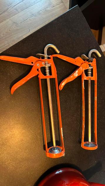 Kit pistool beschikbaar voor biedingen