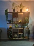 Zwarte metalen vakkenkast met houten planken, Ophalen of Verzenden, Zo goed als nieuw