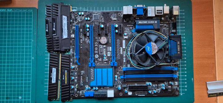 MSI Z77A-G45 moederboard met I7 processor, Computers en Software, Moederborden, Gebruikt, DDR3, Ophalen of Verzenden