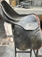Stubben springzadel 17 inch bruin, Dieren en Toebehoren, Paarden en Pony's | Zadels, Ophalen of Verzenden, Gebruikt, Springen