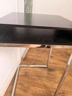 Stijlvolle Bijzettafel met Chromen Onderstel, Minder dan 55 cm, Gebruikt, Metaal of Aluminium, Vierkant