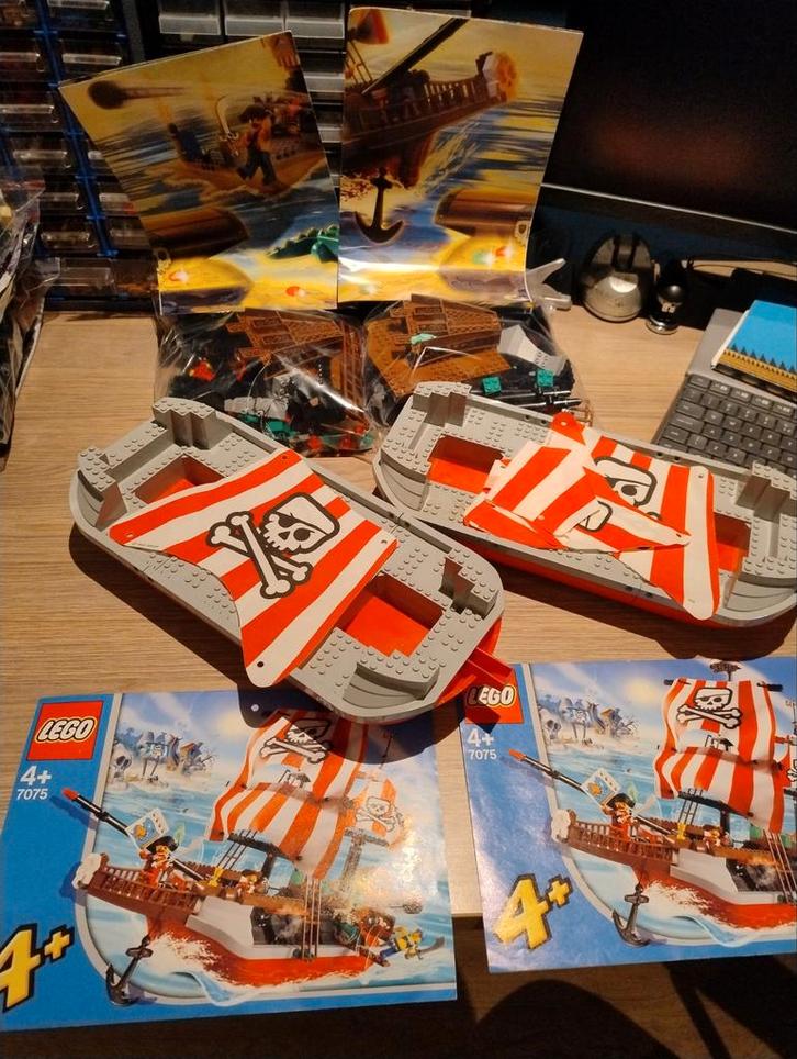 Lego 4 Juniors - Captain Redbeard's Pirate Ship 7075 (2x), Kinderen en Baby's, Speelgoed | Duplo en Lego, Zo goed als nieuw, Lego