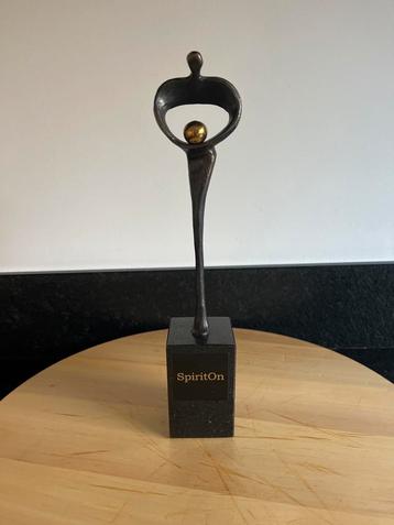 Spirit On Bronzen Sculptuur beschikbaar voor biedingen