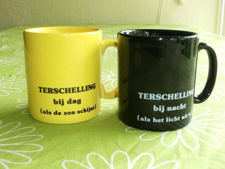 Terschelling mokken - Terschelling bij dag en bij nacht, Huis en Inrichting, Keuken | Servies, Zo goed als nieuw, Overige typen