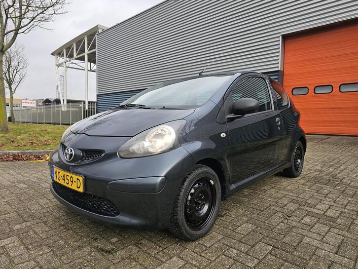 Toyota Aygo 1.0 12V Vvt-i 3DRS MMT 2007 Grijs, Auto's, Toyota, Particulier, Aygo, Benzine, A, Hatchback, Handgeschakeld, Geïmporteerd