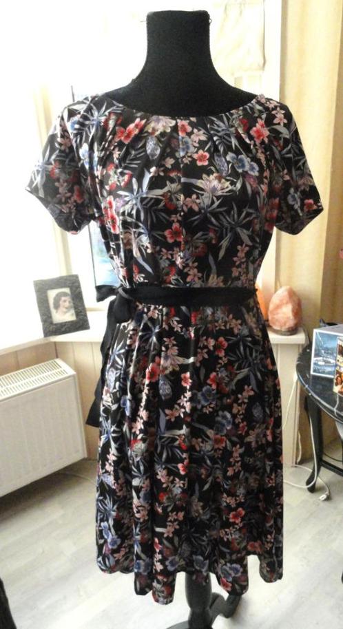 Mooi Jurkje, Mango,Zara,Berskha,TopVintage,H&M,SCAMM, Kleding | Dames, Jurken, Zo goed als nieuw, Maat 38/40 (M), Overige kleuren