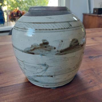 Grijze gave Gemberpot, 16,5 cm hoog beschikbaar voor biedingen