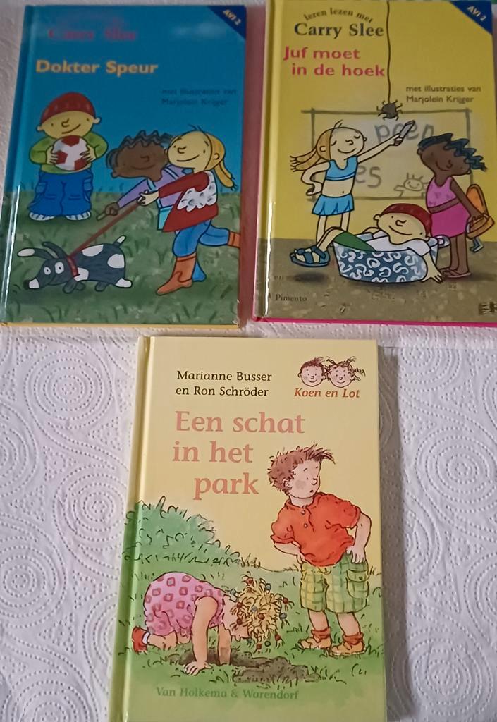 3 AVI 2 Boekjes: Carry Slee & Busser/Schröder, Boeken, Kinderboeken | Jeugd | onder 10 jaar, Zo goed als nieuw, Fictie algemeen