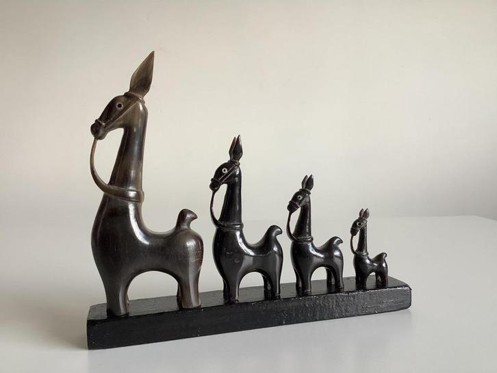 beeld uit hoorn ezeltjes / lama's, Verzamelen, Beelden en Beeldjes, Zo goed als nieuw, Dier, Ophalen of Verzenden