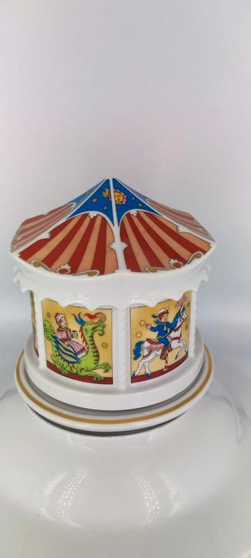 Hutschenreuther Carrousel Muziekdoos Circus NIEUWSTAAT  beschikbaar voor biedingen