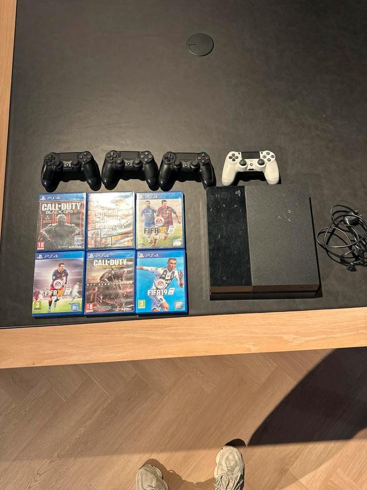 PlayStation 4 met 4 controllers en games, Spelcomputers en Games, Spelcomputers | Sony PlayStation 4, Gebruikt, Original, 500 GB