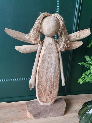 Engel hout 40 cm. beschikbaar voor biedingen
