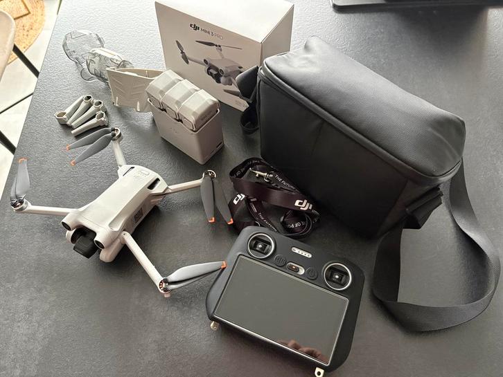 DJI mini 3 pro+smart controller+care refresh(07/27)+extra’s, Audio, Tv en Foto, Drones, Zo goed als nieuw, Ophalen of Verzenden