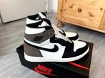 Air Jordan 1 “Dark Mocha” – EU45 – Nieuw, Kleding | Heren, Schoenen, Bruin, Nieuw, Ophalen of Verzenden, Sneakers of Gympen