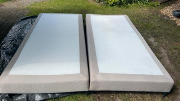 2 gratis boxsprings Matt Sleeps beschikbaar voor biedingen
