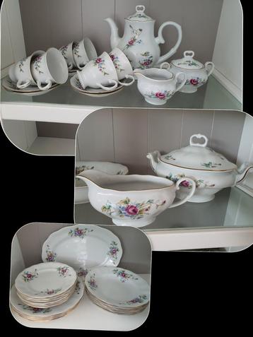 Compleet Jarolina servies 6 persoons beschikbaar voor biedingen