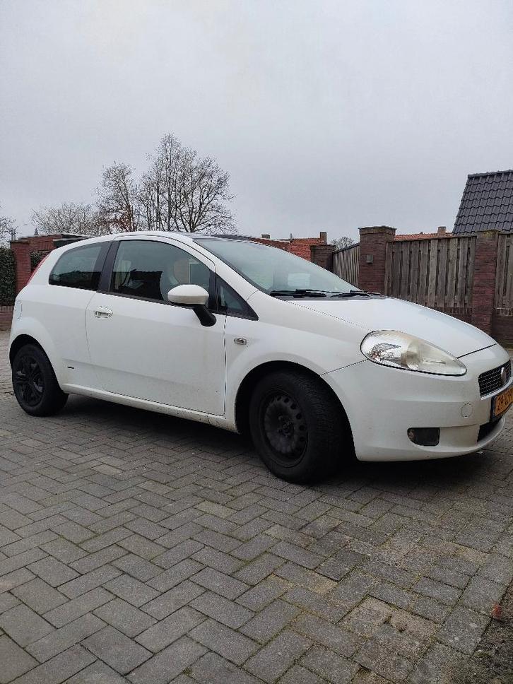 Fiat grande Punto 1.4 3DR 2007 Wit apk tot dec 2026, Auto's, Fiat, Particulier, Punto, ABS, Airbags, Airconditioning, Boordcomputer