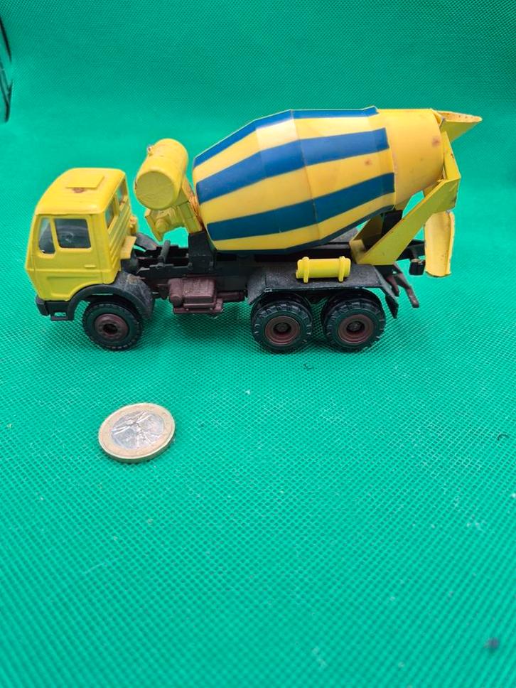 542 mercedesbenz cementmixer conrad, Hobby en Vrije tijd, Modelauto's | Overige schalen, Zo goed als nieuw, Bus of Vrachtwagen