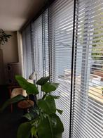 Mooie brede aluminium luxaflex. Grijs. Warmte werend., Huis en Inrichting, Stoffering | Gordijnen en Lamellen, Ophalen, Gebruikt