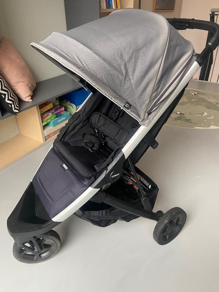 Thule spring buggy, Kinderen en Baby's, Buggy's, Ophalen of Verzenden, Gebruikt, Overige merken, Zonnekap
