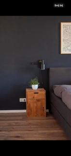 Nachtkastje hout lade en deurtje 2 stuks, Ophalen, Minder dan 45 cm