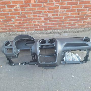 "Dashboard FORD FIESTA 2007 beschikbaar voor biedingen