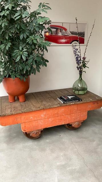 Vintage XL Side table - koffie tafel - industriëel beschikbaar voor biedingen