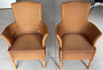 Twee Lloyd Loom stoelen beschikbaar voor biedingen