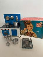 Vintage poppen fornuisje met accessoires, Ophalen of Verzenden, Gebruikt