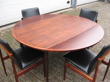 Vintage complete eethoek beschikbaar voor biedingen