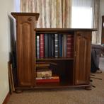 Te koop: Klassiek TV-meubel (massief eiken), Huis en Inrichting, Kasten | Televisiemeubels, Ophalen, Gebruikt, Klassiek, Eikenhout