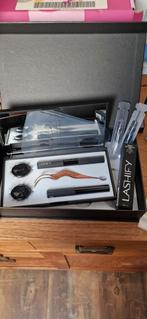 Lashify wimperkit 2X, mayson, kiss, Sieraden, Tassen en Uiterlijk, Uiterlijk | Cosmetica en Make-up, Ophalen of Verzenden, Zo goed als nieuw