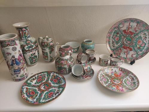 Grote partij oud Chinees porselein van
famille rose, Antiek en Kunst, Antiek | Servies compleet, Ophalen