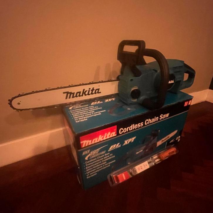 Nieuwe Makita Accu Kettingzaag DUC407, Doe-het-zelf en Verbouw, Gereedschap | Overige machines, Nieuw, Ophalen of Verzenden