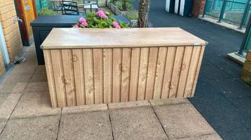 Storage box beschikbaar voor biedingen