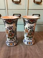 2 delige kaststel 2 vazen Chinees Delft polychroom Handwerk, Antiek en Kunst, Antiek | Vazen, Ophalen of Verzenden