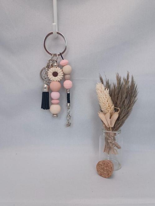 Beadable tassenhanger/sleutelhanger beige-lichtroze-zwart, Verzamelen, Sleutelhangers, Nieuw, Ophalen of Verzenden
