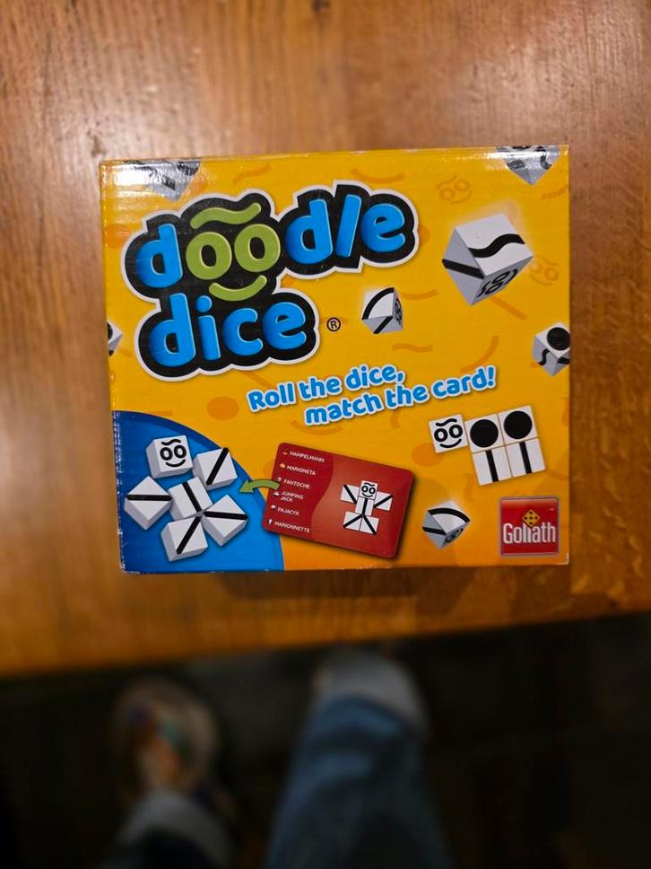 Doodle Dice - Leuk dobbelspel!, Hobby en Vrije tijd, Gezelschapsspellen | Bordspellen, Zo goed als nieuw, Een of twee spelers