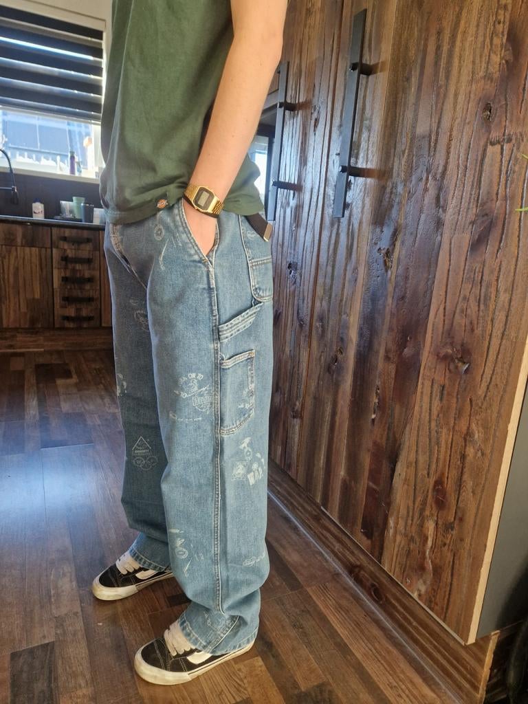 Carhartt Stamp Pant MT 31 - Nieuw met prijskaartje, Kleding | Heren, Broeken en Pantalons, Ophalen of Verzenden, Nieuw, Overige maten