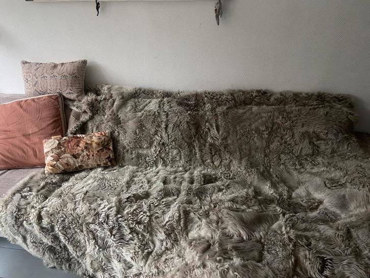 Toscaans lam groot plaid/ deken, Huis en Inrichting, Woonaccessoires | Plaids en Woondekens, Zo goed als nieuw, Ophalen