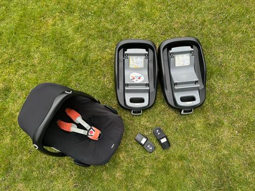 Maxi Cosi Pebble + Isofix FamilyFix + Accessoires, Kinderen en Baby's, Autostoeltjes, Gebruikt, Maxi-Cosi, Autogordel of Isofix
