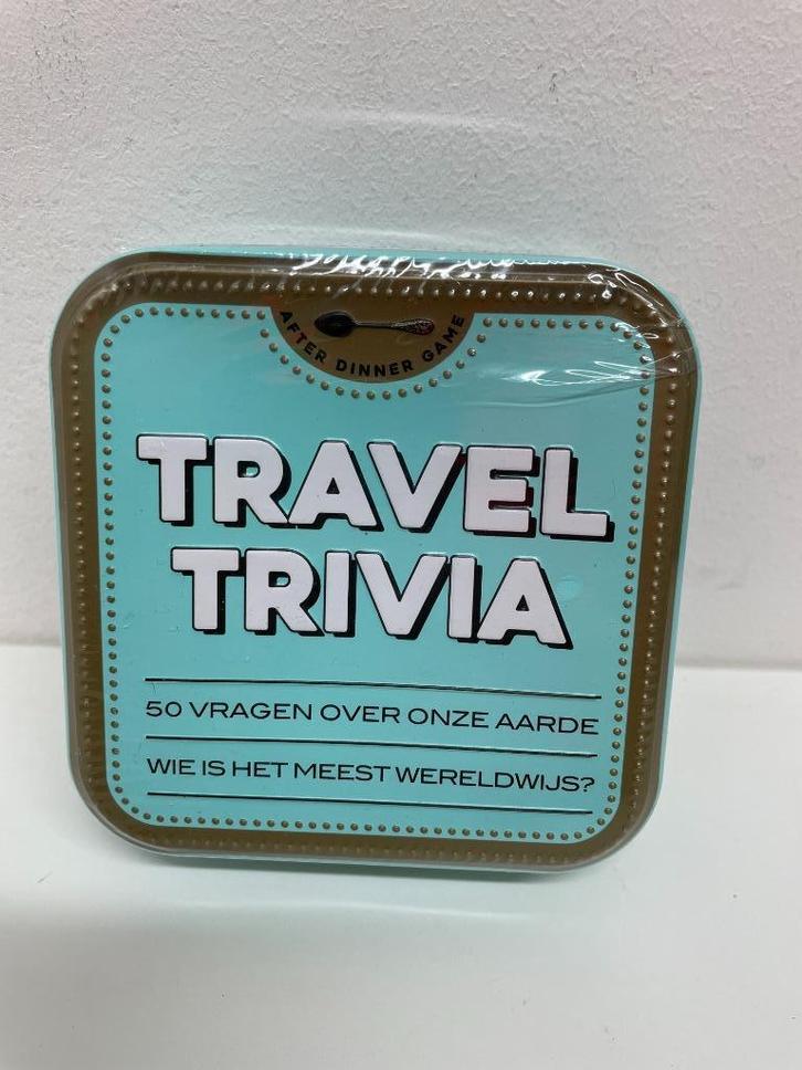 Travel Travia 50 vragen over de aarde in blik, Hobby en Vrije tijd, Gezelschapsspellen | Kaartspellen, Nieuw, Ophalen of Verzenden