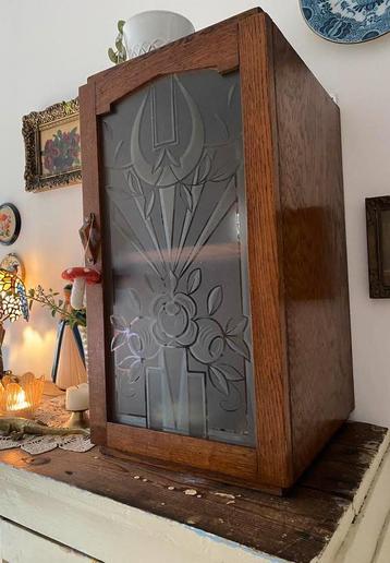 hangkastje wandkastje bijbelkastje Vitrine vintage klassiek beschikbaar voor biedingen