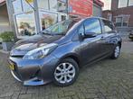 Toyota Yaris 1.5 Full Hybrid Asp. (bj 2014, automaat), Auto's, Euro 5, Gebruikt, 4 cilinders, Origineel Nederlands