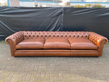 Mega Grote Chesterfield bank sigaren bruin GRATIS BEZORGD  beschikbaar voor biedingen