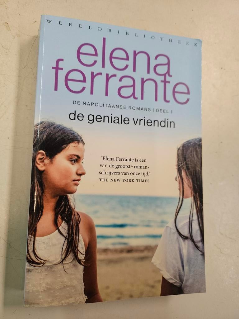 Elena Ferrante - De geniale vriendin, Ophalen of Verzenden, Zo goed als nieuw, Elena Ferrante
