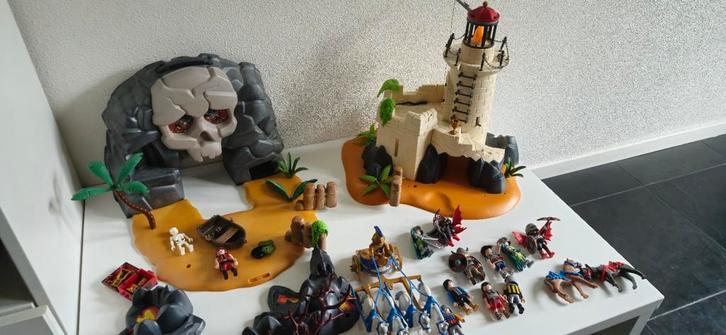 Playmobil pirateneiland en ridderslot, Kinderen en Baby's, Speelgoed | Playmobil, Gebruikt, Ophalen